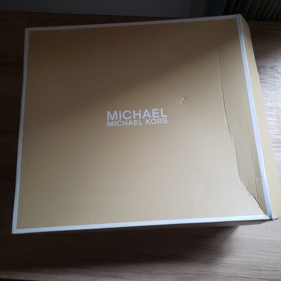 🆕MICHAEL KORS Sunny Bootie - Picture 5 of 12